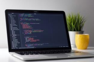 选购台式电脑与计算机系统集成全攻略 从核心配置到整体方案